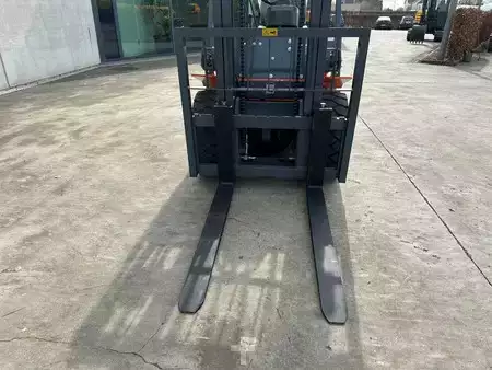Dieselový VZV 2025  CPC30  (10)