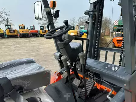 Dieselový VZV 2025  CPC30  (22)