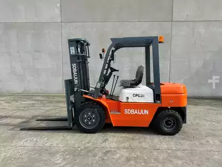 Dieselový VZV 2025  CPC30  (8)