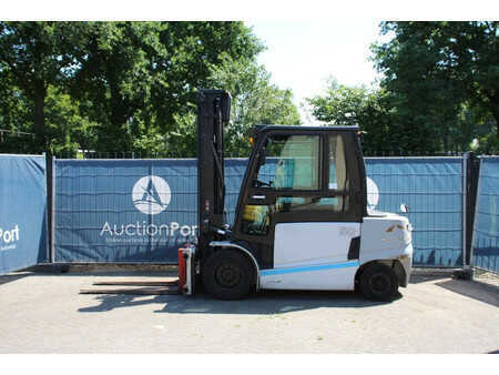 Eléctrico - 4 rodas 2016  Unicarriers HX50 (2)