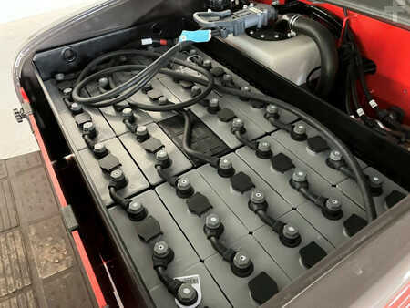 Chariots électriques à 4 roues 2022  Manitou ME 425C 8 V (12)