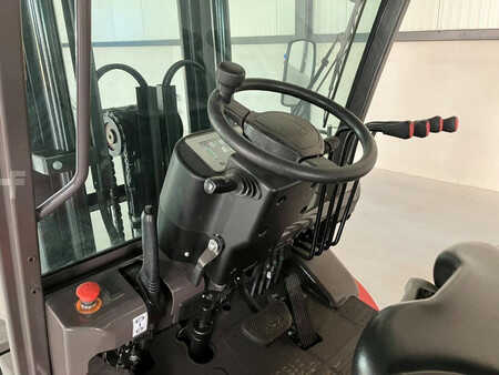 Chariots électriques à 4 roues 2022  Manitou ME 425C 8 V (13)