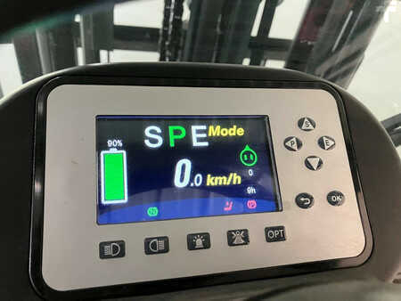 Chariots électriques à 4 roues 2022  Manitou ME 425C 8 V (14)