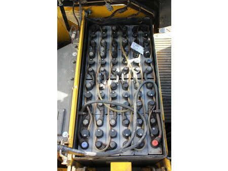 Carrelli elettrici 4 ruote 2005  OM XE 12 3 (16)