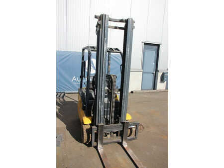 Carrelli elettrici 4 ruote 2005  OM XE 12 3 (6)
