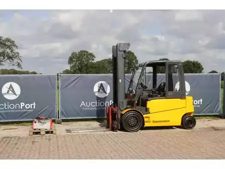 Carrelli elettrici 4 ruote 2005  Jungheinrich EFG 540 (1)