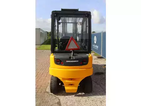Carrelli elettrici 4 ruote 2005  Jungheinrich EFG 540 (5)