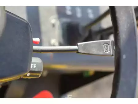 Wózki gazowe 1993  Clark SF1-L (26)