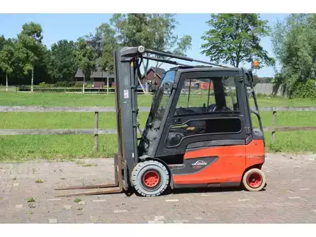 4-wiel elektrische heftrucks 2017  Linde E25L-01 (1)