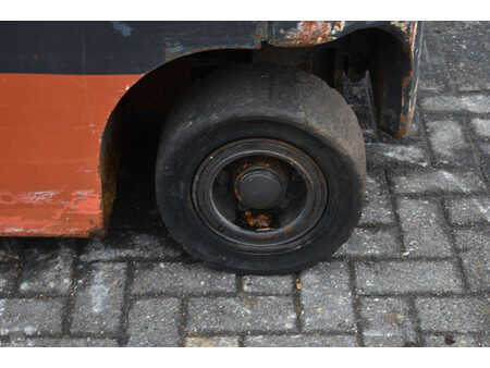 Carrelli elevatori diesel 2005  Tailift FB25 (13)