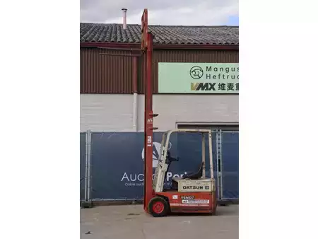 El truck - 4 hjulet - Nissan Datsun 15 NA0YL15U (33)