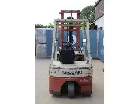 El truck - 4 hjulet - Nissan Datsun 15 NA0YL15U (5)