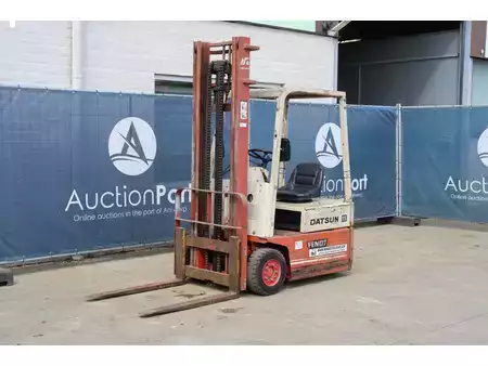 El truck - 4 hjulet - Nissan Datsun 15 NA0YL15U (9)