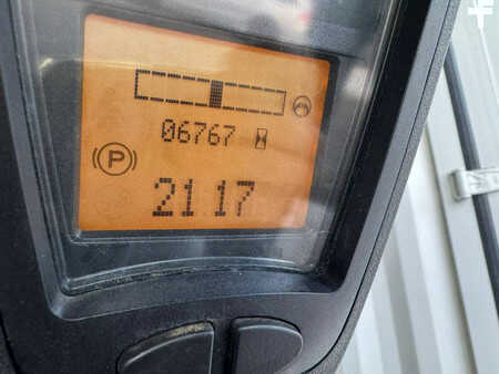 Elektryczne 4-kołowe 2014  Linde E16C-02 (10)