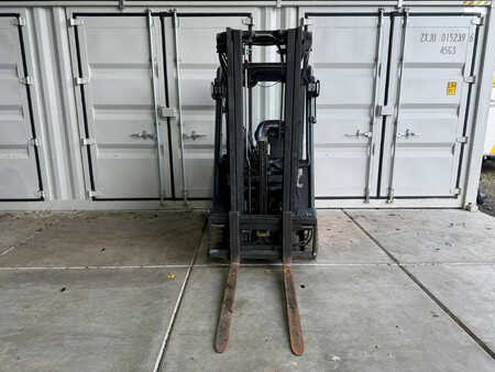 Elektryczne 4-kołowe 2014  Linde E16C-02 (13)