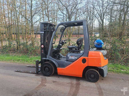 LPG Forklifts 2009  Toyota 02-8 FGF 25 (3)