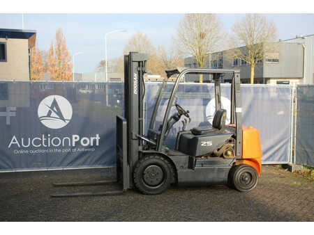 Carrelli elevatori diesel 2011  Doosan D23S-3 (1)