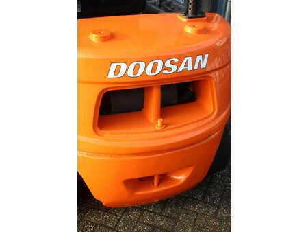 Carrelli elevatori diesel 2011  Doosan D23S-3 (14)