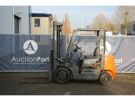 Carrelli elevatori diesel 2011  Doosan D23S-3 (2)