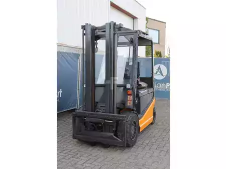 Elektrisk- 4 hjul 2003  Still R 60-35 (9)