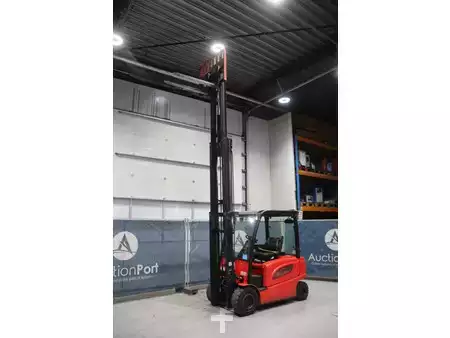 Elektro čtyřkolový VZV 2019  Hyster J2.5XN (28)