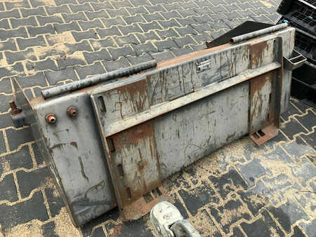 Teleskoptruck fast bom 2003  Manitou SLT 415 E (17)