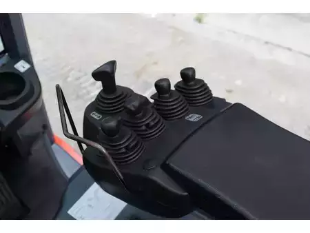 Elektro čtyřkolový VZV 2018  Toyota 8FBE16T (31)