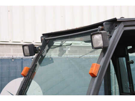 Nestekaasutrukki - Nissan 30 (10)