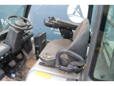 Nestekaasutrukki - Nissan 30 (19)