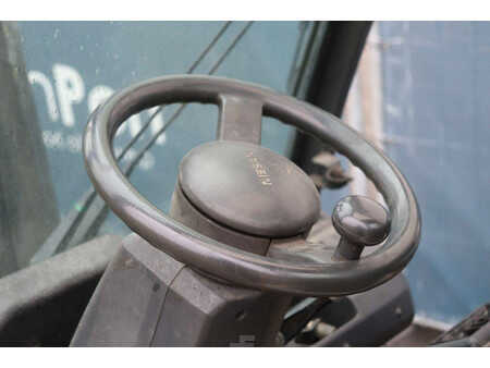 Nestekaasutrukki - Nissan 30 (20)