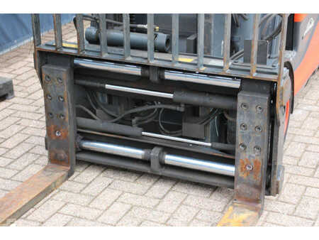 Sähkö - 4 pyör 2017  Linde E30HL-01/600 (10)