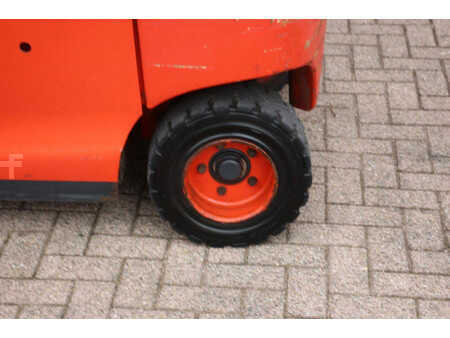 Sähkö - 4 pyör 2017  Linde E30HL-01/600 (14)