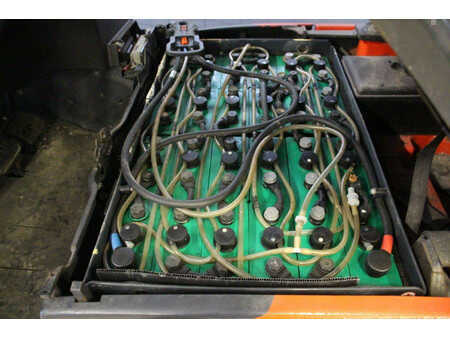 Electric - 4 wheels 2014  Linde E14-02 EVO (18)