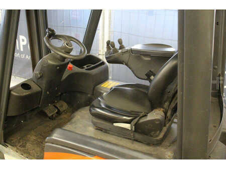 Electric - 4 wheels 2014  Linde E14-02 EVO (20)