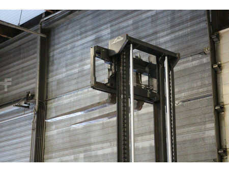 Electric - 4 wheels 2014  Linde E14-02 EVO (29)