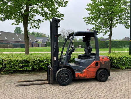 Dieselstapler 2011  Toyota D-52-8FD30 (1)