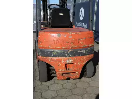 Eléctrica de 4 ruedas 2001  Toyota FBMF25 (16)