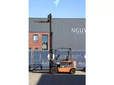 Eléctrica de 4 ruedas 2001  Toyota FBMF25 (33)