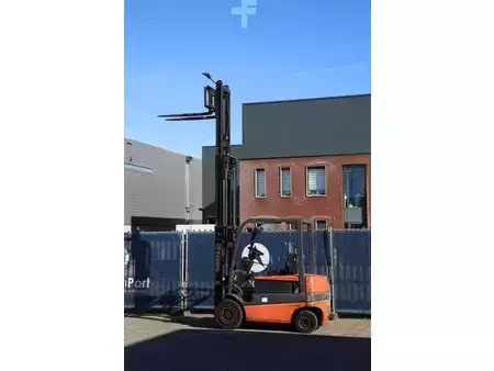 Eléctrica de 4 ruedas 2001  Toyota FBMF25 (34)