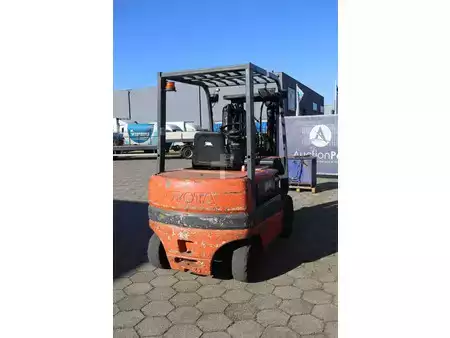 Eléctrica de 4 ruedas 2001  Toyota FBMF25 (6)