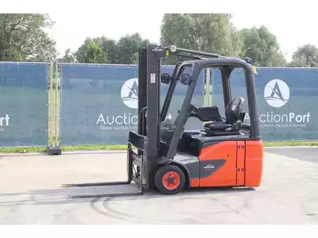 Elektromos 4 kerekű 2017  Linde E16C-02 (1)