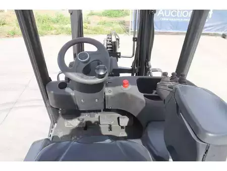 Elektromos 4 kerekű 2017  Linde E16C-02 (19)
