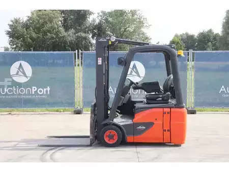 Elektromos 4 kerekű 2017  Linde E16C-02 (2)