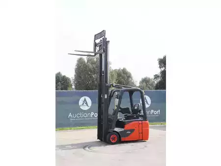 Elektromos 4 kerekű 2017  Linde E16C-02 (32)