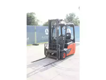 Elektromos 4 kerekű 2017  Linde E16C-02 (9)