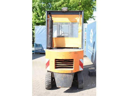 Wózki widłowe diesel - Kalmar CQD 2.0S (4)