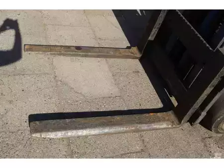 Empilhador a gás - Clark C500-10 (11)