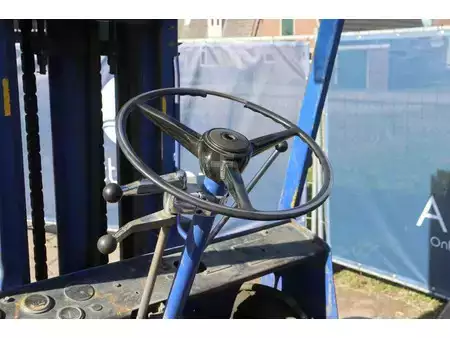 Empilhador a gás - Clark C500-10 (21)