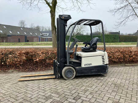 4-wiel elektrische heftrucks 2011  Crown SC4220 (1)