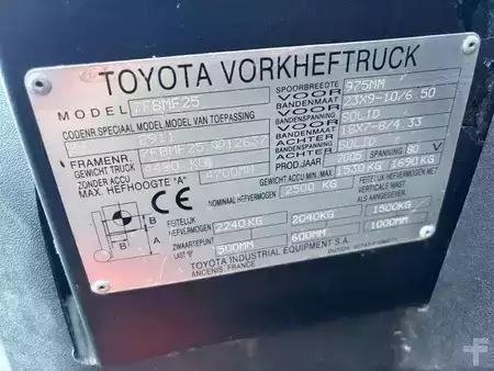 Carrelli elettrici 4 ruote 2005  Toyota 7FBMF25 (11)